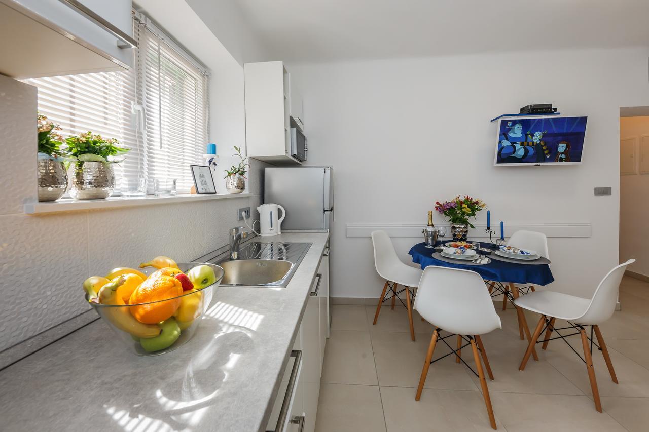 Apartment Emica Split Bagian luar foto