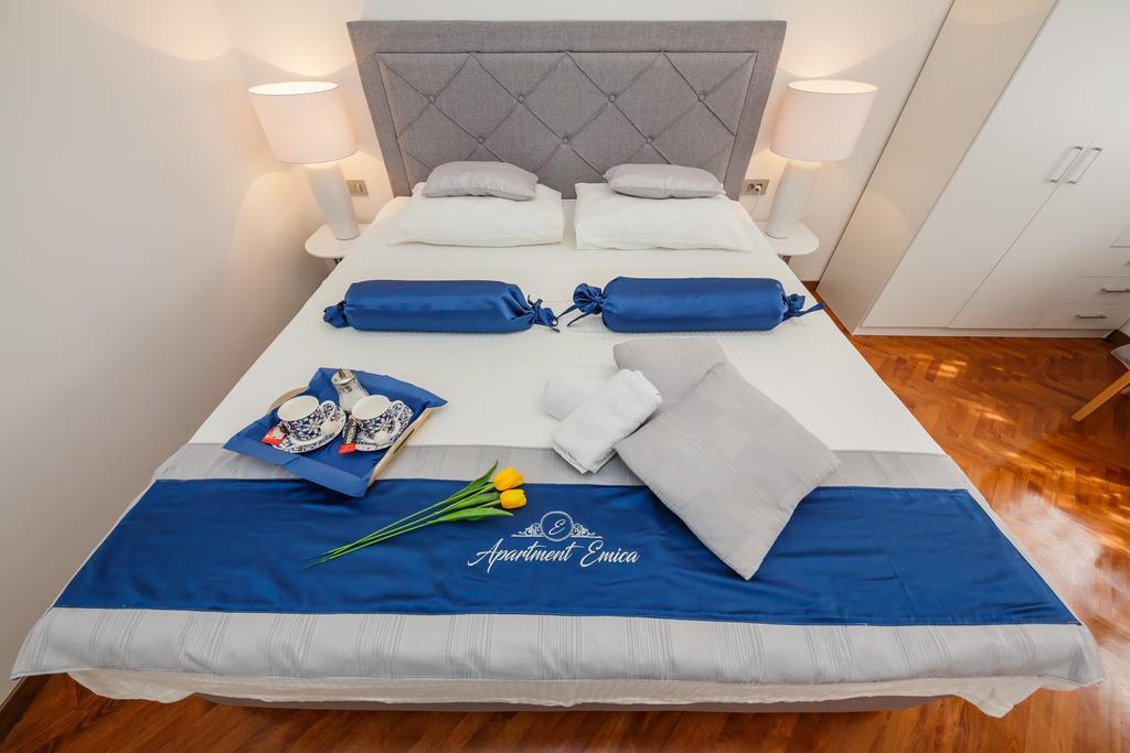 Apartment Emica Split Bagian luar foto