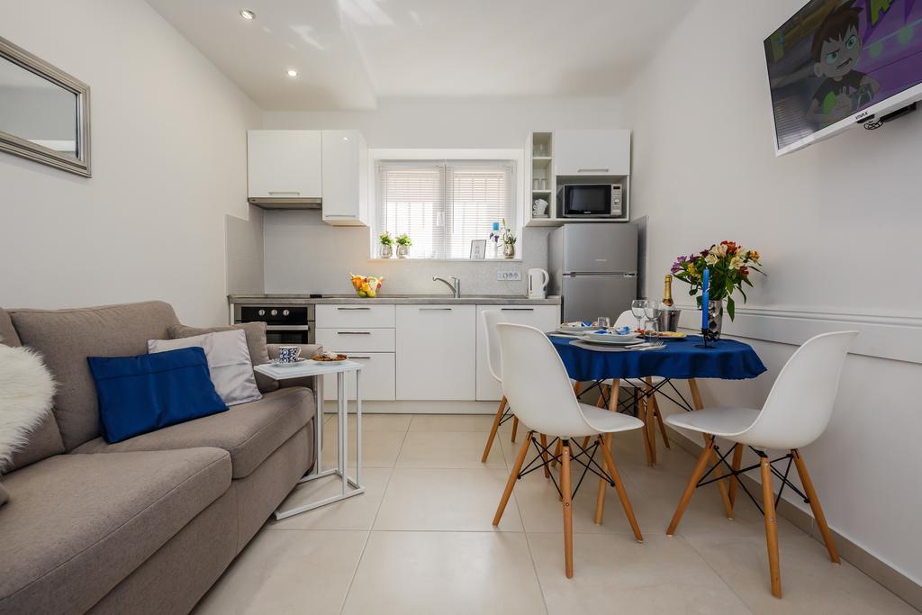 Apartment Emica Split Bagian luar foto